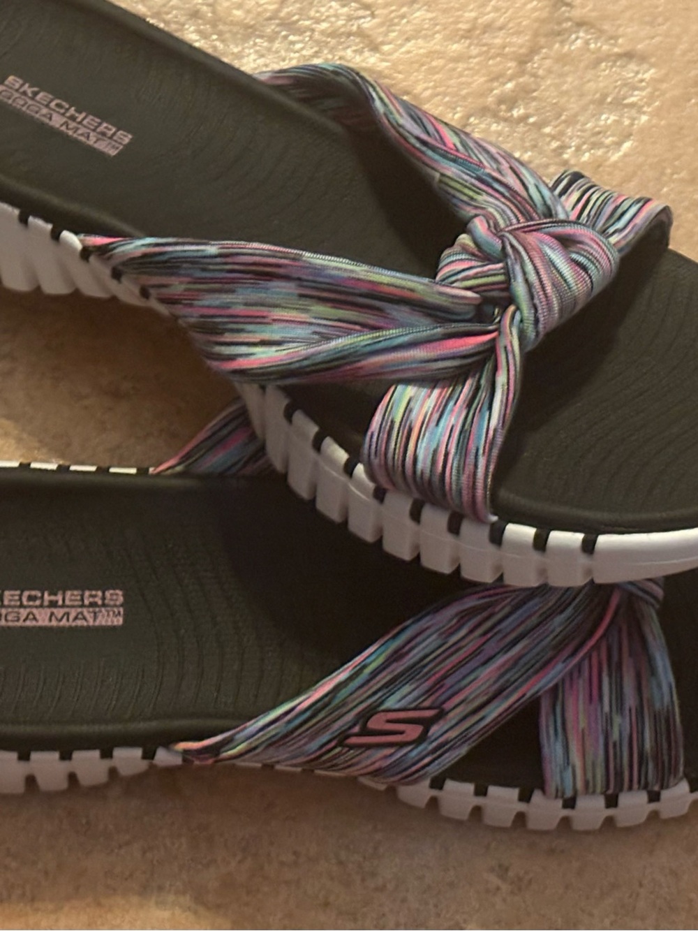 Skechers Goga Mat Sandals/ Slides Size 9 NWOT - Picture 3 of 8